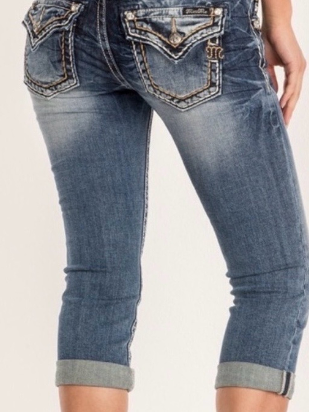 SIZE 30 Miss Me Signature cuffed capri